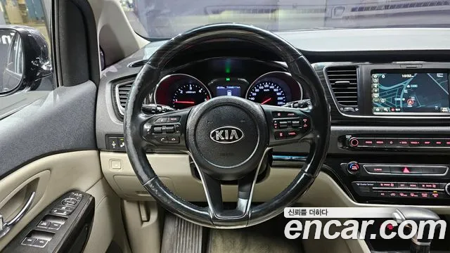 Kia Canival 2020 — фото 13