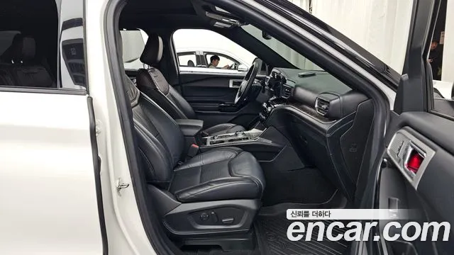 Ford Explorer 2021 — фото 11
