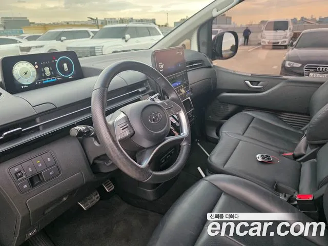 Hyundai Staria 2023 — фото 12
