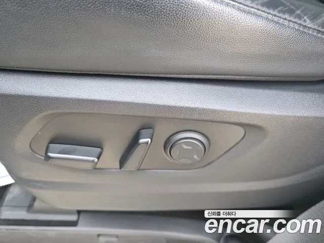 Hyundai Staria 2023 — фото 17