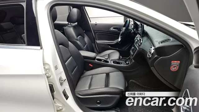 Mercedes-Benz GLA-Class 2018 — фото 10