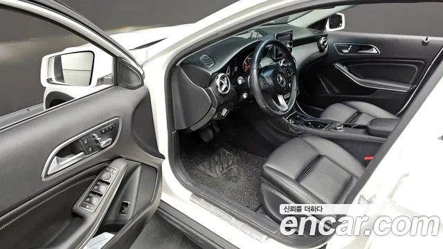 Mercedes-Benz GLA-Class 2018 — фото 12