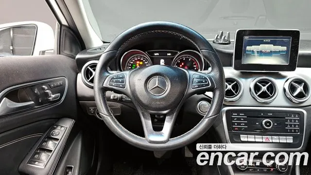 Mercedes-Benz GLA-Class 2018 — фото 13