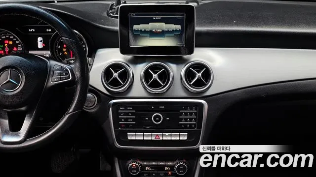 Mercedes-Benz GLA-Class 2018 — фото 14