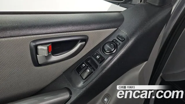 Hyundai Starex 2014 — фото 17