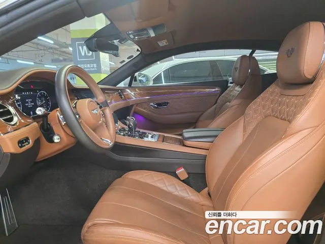 Bentley Continental 2020 — фото 10