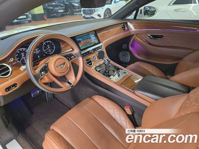 Bentley Continental 2020 — фото 12