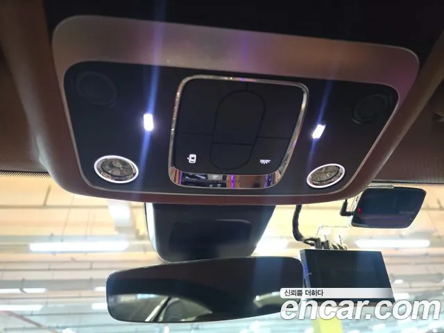 Bentley Continental 2020 — фото 14