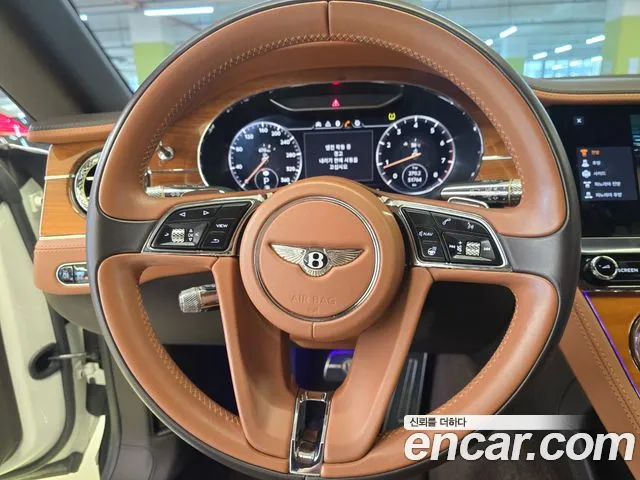 Bentley Continental 2020 — фото 16