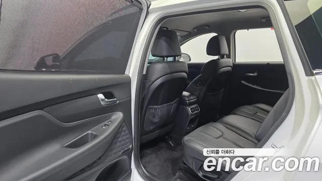 Hyundai Santafe 2023 — фото 17