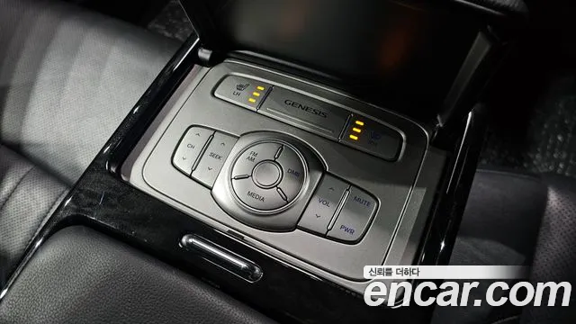 Hyundai Genesis 2014 — фото 17