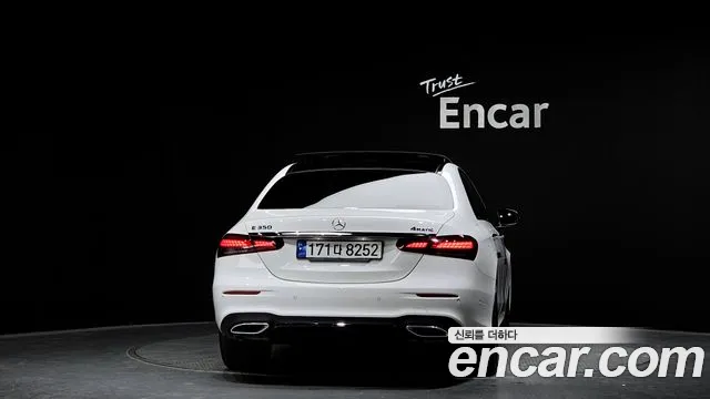 Mercedes-Benz E-Class 2023 — фото 4