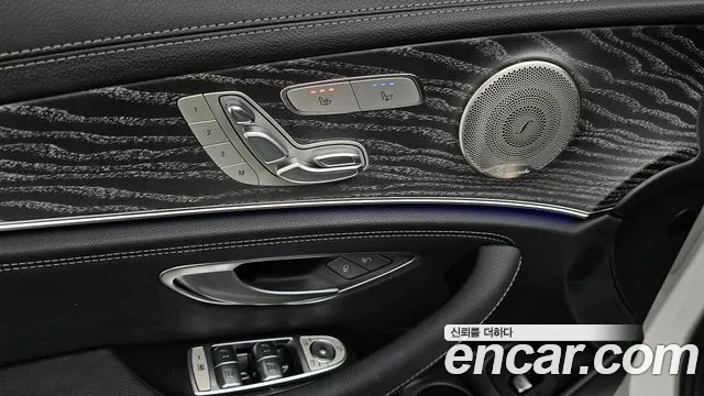 Mercedes-Benz E-Class 2023 — фото 19