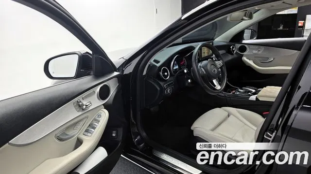 Mercedes-Benz C-Class 2017 — фото 10
