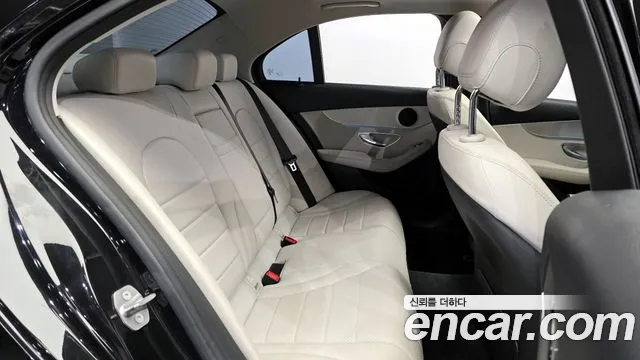 Mercedes-Benz C-Class 2017 — фото 12