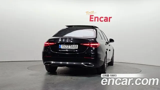 Mercedes-Benz C-Class 2023 — фото 4