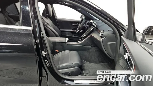 Mercedes-Benz C-Class 2023 — фото 11