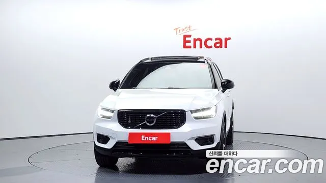 Volvo XC40 2021 — фото 3