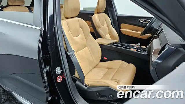 Volvo XC60 2021 — фото 10
