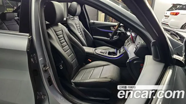 Mercedes-Benz E-Class 2022 — фото 12