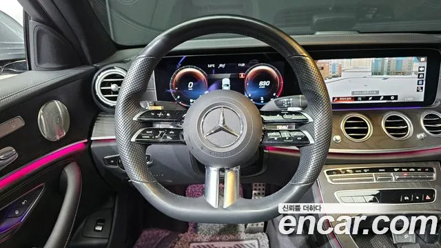 Mercedes-Benz E-Class 2022 — фото 13