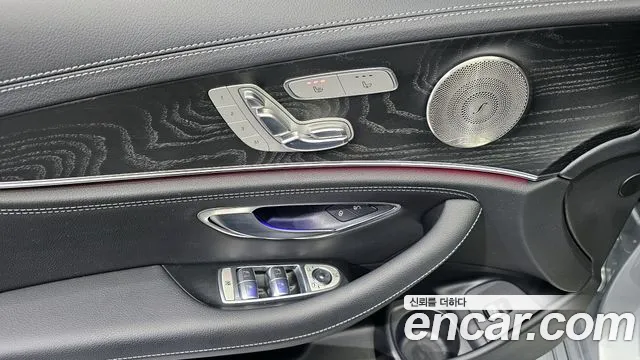 Mercedes-Benz E-Class 2022 — фото 14