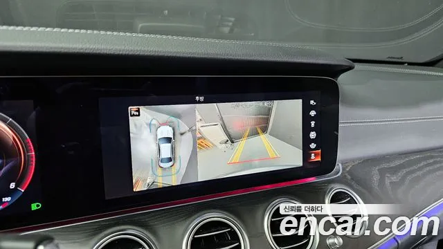 Mercedes-Benz E-Class 2022 — фото 17