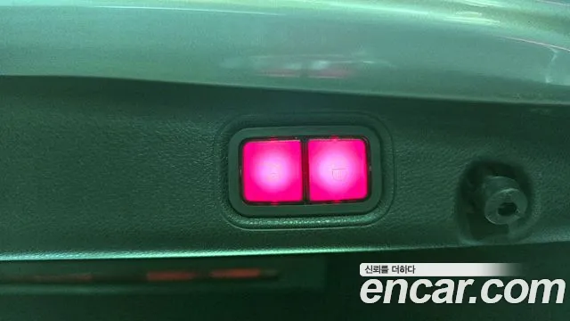 Mercedes-Benz E-Class 2022 — фото 18