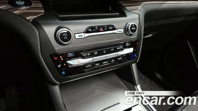Ford Explorer 2020 — фото 16