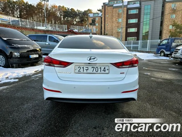 Hyundai AVANTE 2016 — фото 5