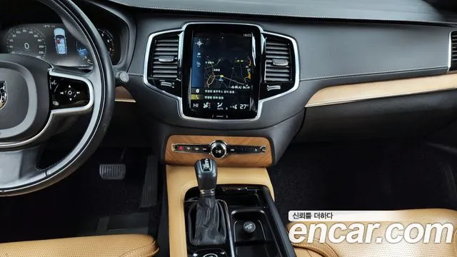 Volvo XC90 2020 — фото 14