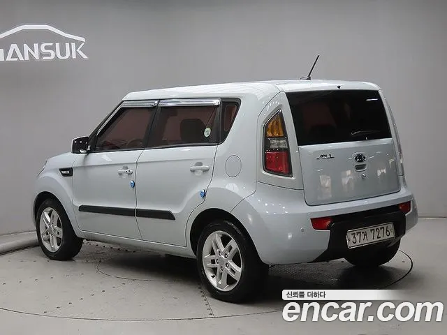 Kia Soul 2011 — фото 2