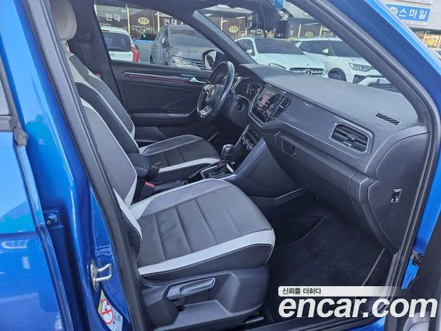 Volkswagen T-Roc 2021 — фото 18