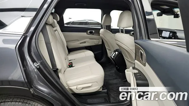Kia Sorento 2022 — фото 12