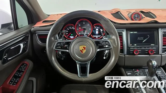 Porsche Macan 2015 — фото 13