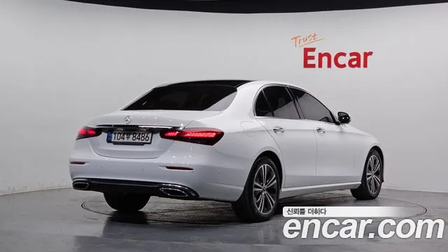 Mercedes-Benz E-Class 2022 — фото 2