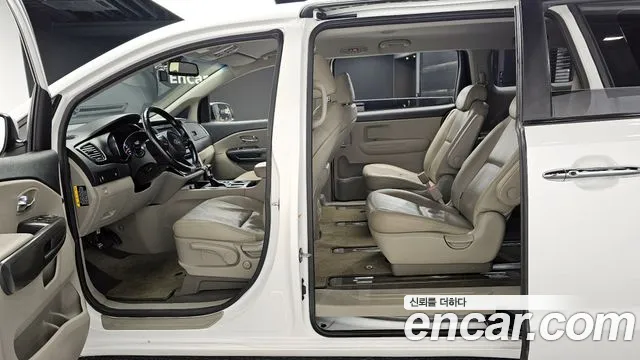 Kia Canival 2019 — фото 10