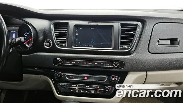 Kia Canival 2019 — фото 16