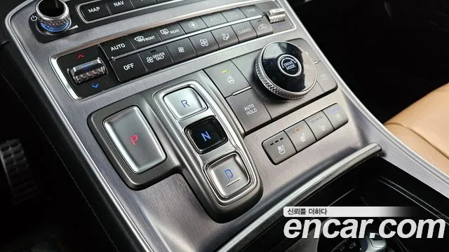 Hyundai Santafe 2022 — фото 9