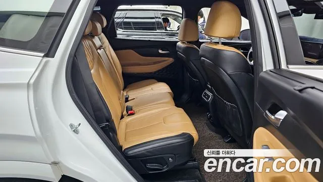 Hyundai Santafe 2022 — фото 12