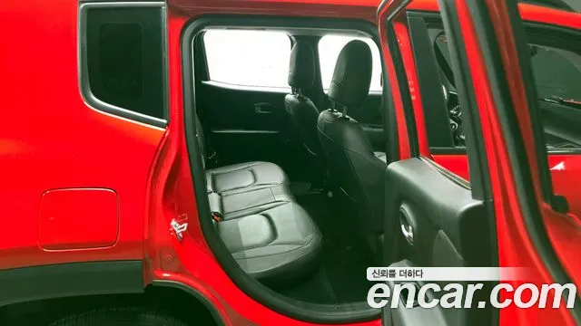 Jeep Renegade 2021 — фото 12