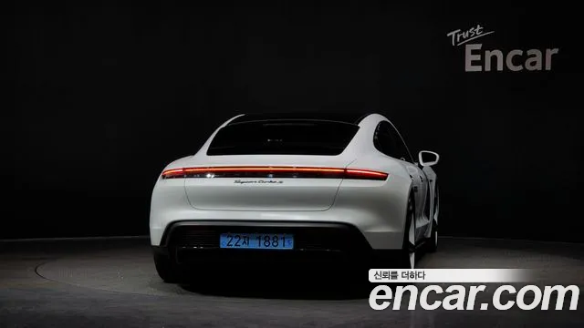 Porsche Taycan 2021 — фото 4