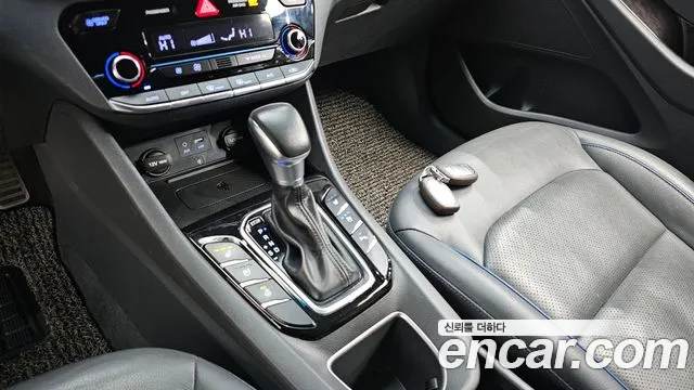 Hyundai Ioniq 2016 — фото 9