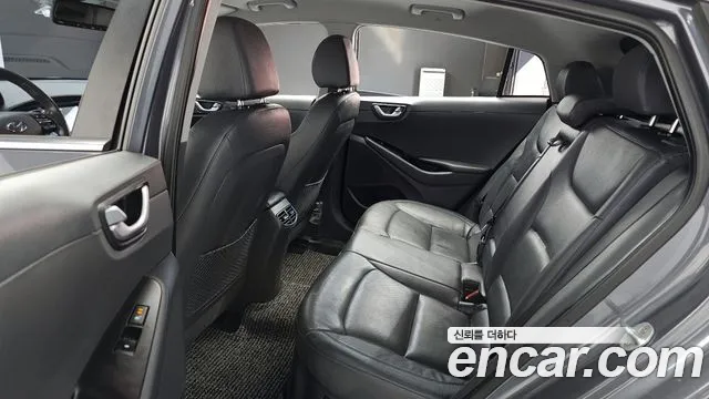 Hyundai Ioniq 2016 — фото 12