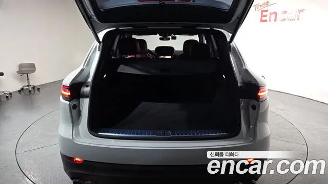 Porsche Cayenne 2023 — фото 20