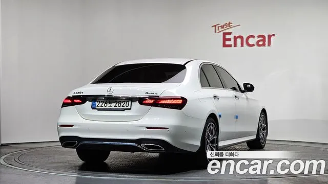 Mercedes-Benz E-Class 2022 — фото 1