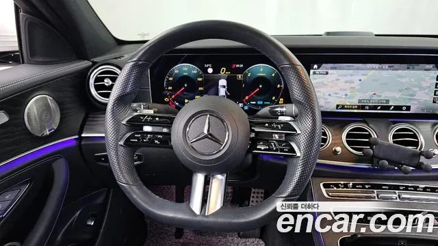 Mercedes-Benz E-Class 2022 — фото 12