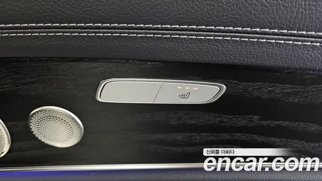 Mercedes-Benz E-Class 2022 — фото 18