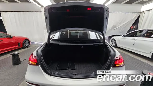Mercedes-Benz E-Class 2022 — фото 19