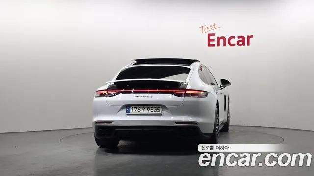 Porsche Panamera 2023 — фото 4
